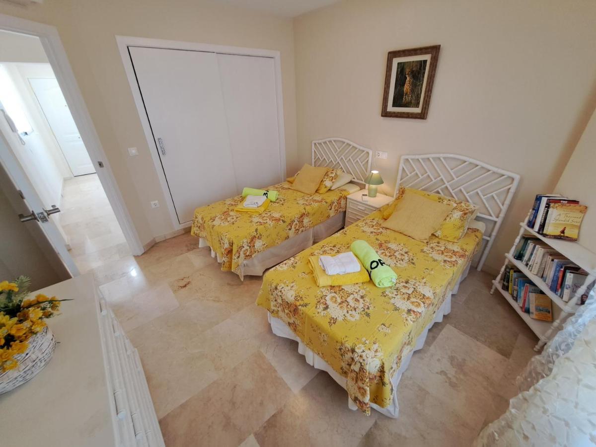 Three Bedroom Apartment In Albir - Playamar II Альбир Экстерьер фото